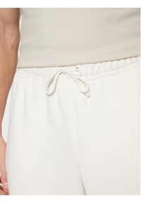 Guess Spodnie dresowe Z4YB00 KAIJ1 Écru Relaxed Fit. Materiał: bawełna #4