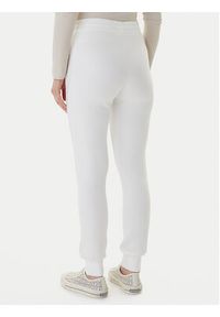 Guess Spodnie dresowe V2YB18 K7UW2 Biały Regular Fit. Kolor: biały. Materiał: wiskoza #5