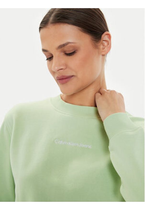 Calvin Klein Jeans Bluza Institutional J20J222548 Zielony Regular Fit. Kolor: zielony. Materiał: bawełna, syntetyk