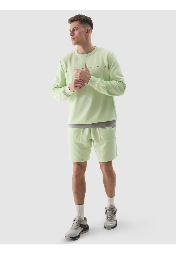 4f - 4F Bluza dresowa nierozpinana bez kaptura męska - zielony XXL. Okazja: na co dzień. Typ kołnierza: bez kaptura. Kolor: zielony. Materiał: dresówka. Wzór: napisy, gładki, ze splotem, nadruk. Styl: klasyczny, casual, sportowy