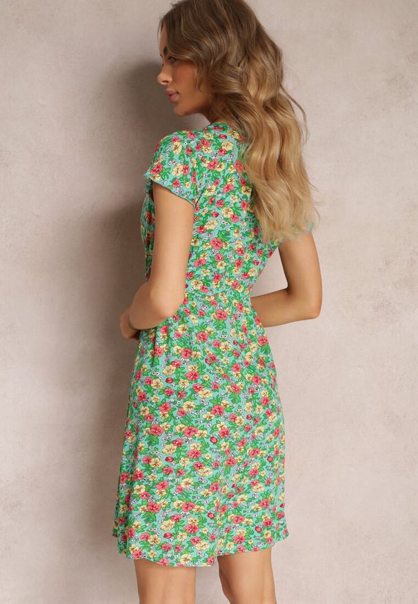 Renee - Miętowo-Zielona Kwiecista Sukienka Mini z Wiskozy z Krótkim Rękawem Ayela. Kolor: zielony. Materiał: wiskoza. Długość rękawa: krótki rękaw. Długość: mini