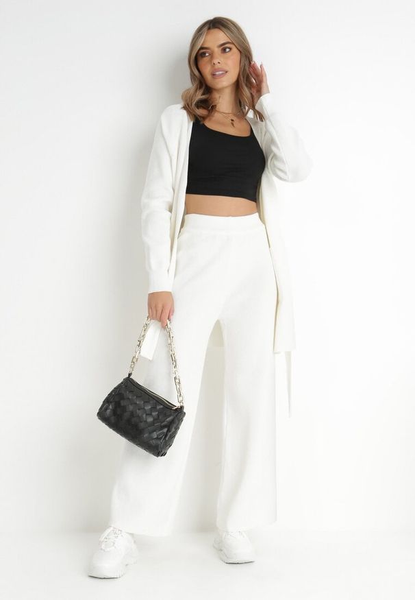 Born2be - Biały 2-Częściowy Komplet z Wiskozy Kimme. Kolor: biały. Materiał: wiskoza. Wzór: gładki