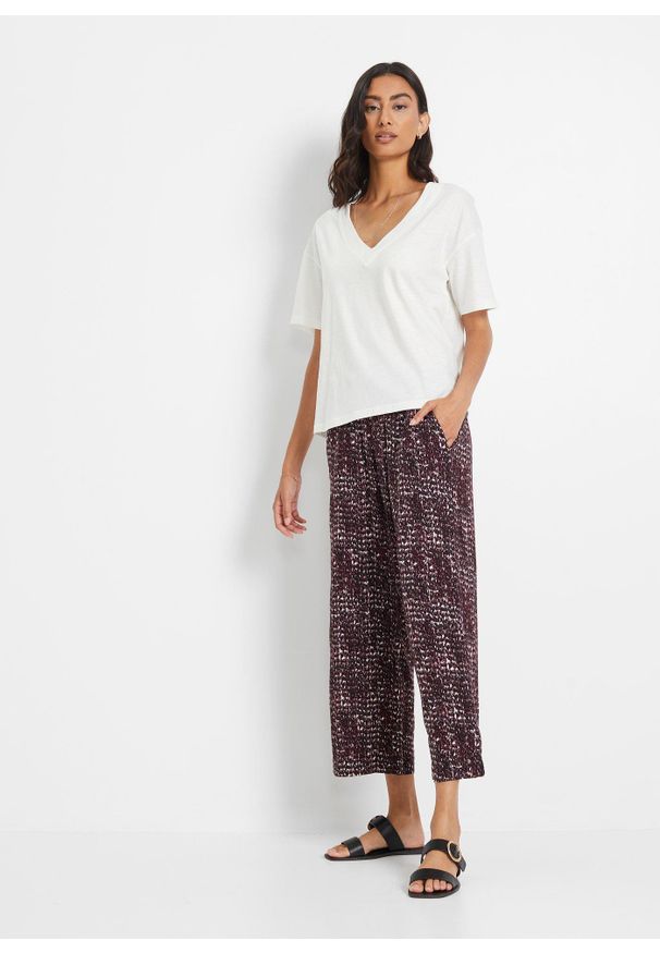 bonprix - Shirt oversize z czystej bawełny organicznej. Typ kołnierza: dekolt w serek. Kolor: biały. Materiał: bawełna