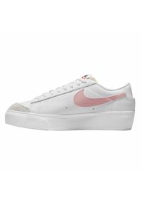 Buty Nike Blazer Low Platform W DJ0292-103 białe. Okazja: na co dzień. Kolor: biały. Materiał: skóra, guma. Szerokość cholewki: normalna. Obcas: na platformie #7