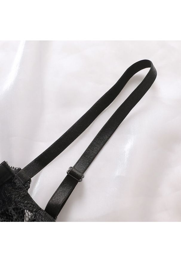 Intica - Biustonosz push-up koronkowy podkreślający dekolt Marielene. Kolor: czarny. Materiał: koronka. Rodzaj stanika: push-up. Wzór: koronka