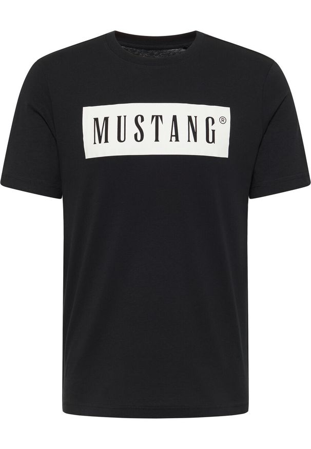 Mustang - MUSTANG STYLE ALEX C LOGO TEE MĘSKI T-SHIRT KOSZULKA NADRUK BLACK 1013223 4142. Okazja: na co dzień, do pracy. Materiał: bawełna, jeans, skóra. Długość rękawa: krótki rękaw. Długość: krótkie. Wzór: nadruk. Styl: klasyczny, elegancki, casual