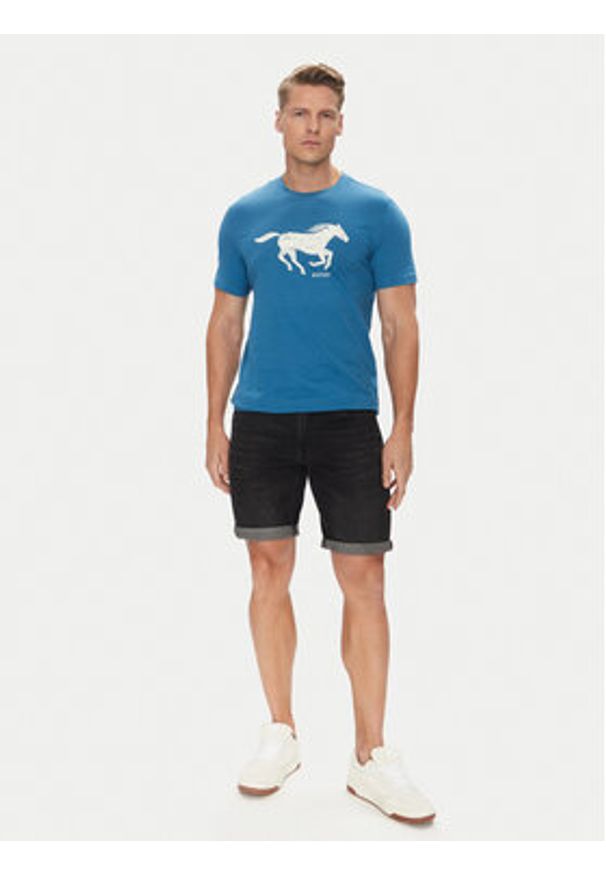 Mustang T-Shirt Austin 1016483 Niebieski Regular Fit. Kolor: niebieski. Materiał: bawełna