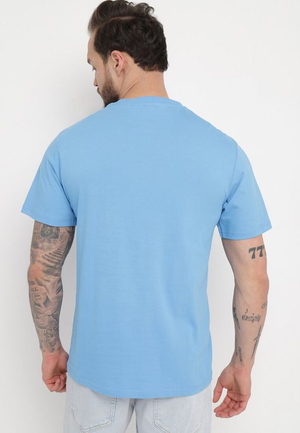 Born2be - Jasnoniebieska Casual Koszulka T-shirt z Bawełny Ikesse. Okazja: na co dzień. Kolor: niebieski. Materiał: bawełna. Styl: casual