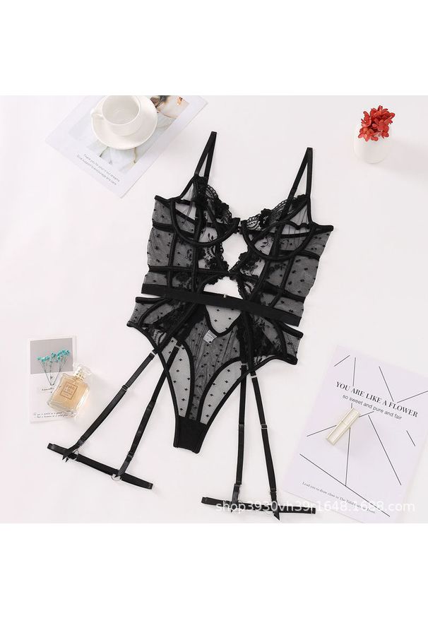 Intica - Komplet bielizny z koronką i siateczkowymi wstawkami Yahavit. Kolor: czarny. Materiał: koronka. Wzór: koronka