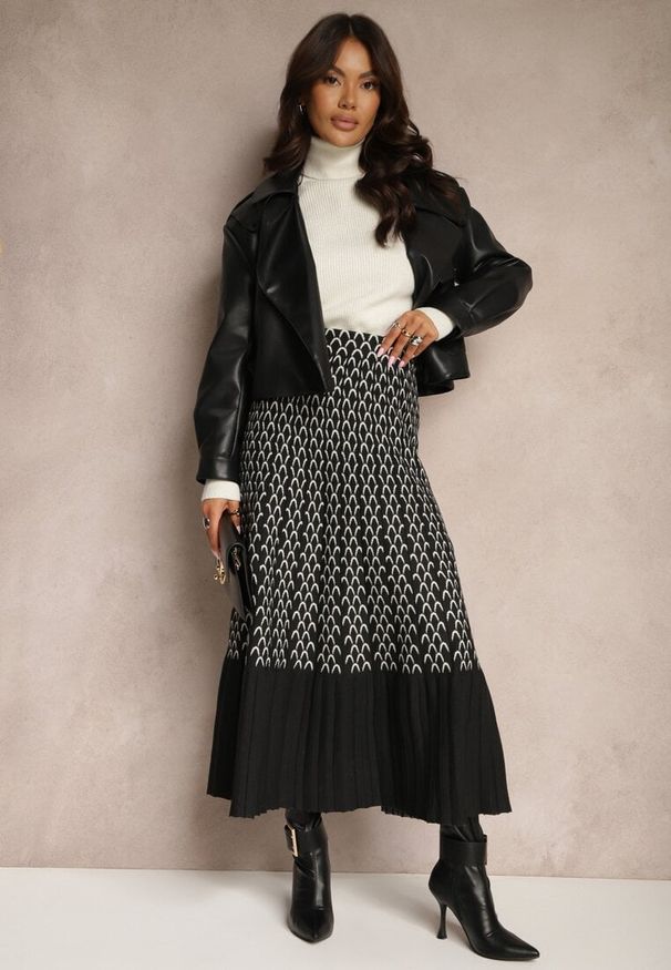 Renee - Czarna Trapezowa Spódnica o Rozkloszowanym Kroju High Waist z Geometrycznym Wzorem Sianore. Okazja: na co dzień. Stan: podwyższony. Kolor: czarny. Wzór: geometria. Styl: elegancki, casual