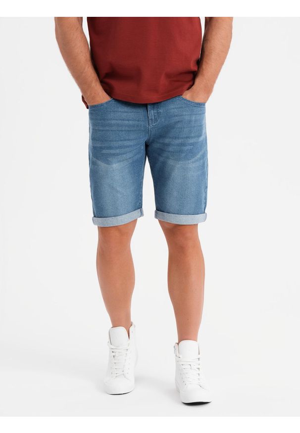 Ombre Clothing - Jeansowe szorty męskie z podwiniętą nogawką - niebieskie V2. Kolor: niebieski. Materiał: jeans. Wzór: aplikacja. Sezon: lato. Styl: klasyczny