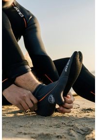 Skarpety neoprenowe ZONE3 Active Flex Swim 3 mm. Kolor: czarny. Materiał: neopren