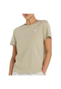 Koszulka damska New Balance WT41509OVN - beżowa. Kolor: beżowy. Materiał: bawełna. Długość rękawa: krótki rękaw. Długość: krótkie. Wzór: napisy #1