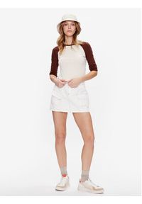 BDG Urban Outfitters Spódnica mini BDG Y2K DENIM SKIRT WHITE 76471838 Biały Feminine Fit. Kolor: biały. Materiał: bawełna #5
