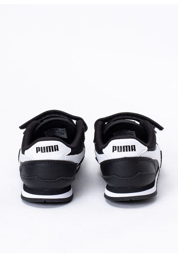 Sneakersy dziecięce granatowe Puma ST Runner V3 NL V IN. Okazja: na uczelnię. Kolor: niebieski. Materiał: skóra ekologiczna, guma. Szerokość cholewki: normalna. Wzór: aplikacja