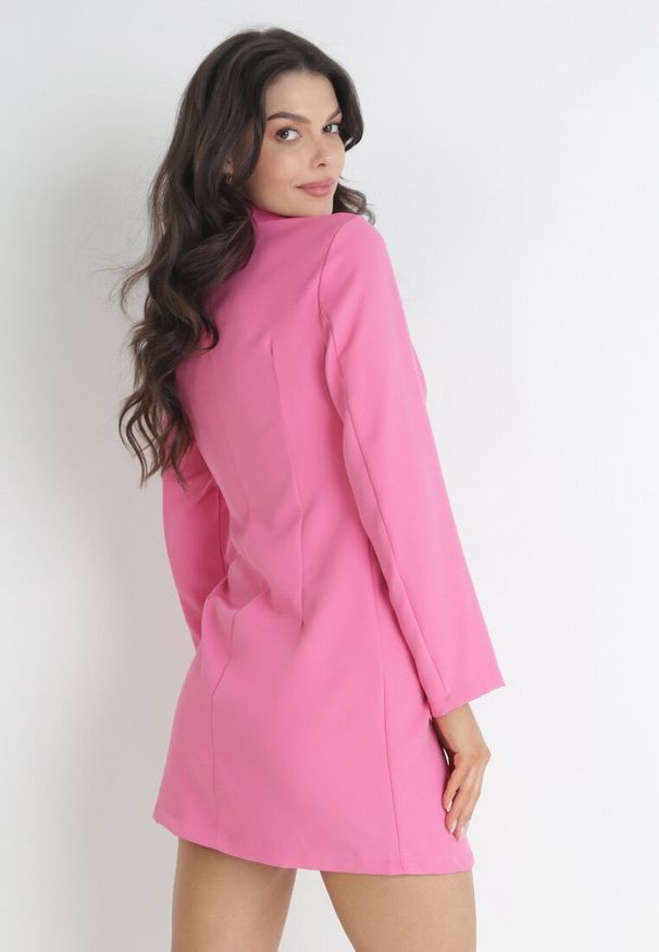 Born2be - Różowa Sukienka Iontheme. Okazja: do pracy, na spotkanie biznesowe. Typ kołnierza: dekolt w serek. Kolor: różowy. Styl: biznesowy, klasyczny, elegancki