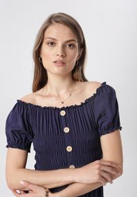 Born2be - Granatowa Sukienka z Wiskozy o Kroju Hiszpanki Ciririla. Okazja: na co dzień. Typ kołnierza: dekolt hiszpanka, kołnierz z falbankami. Kolor: niebieski. Typ sukienki: rozkloszowane. Materiał: wiskoza, materiał. Długość rękawa: krótki rękaw. Sezon: lato. Styl: casual, elegancki. Długość: midi #2