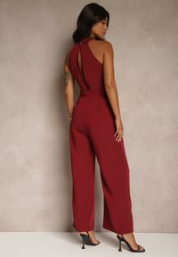 Renee - Bordowy Kombinezon Wide Leg z Ozdobnym Wiązaniem przy Szyi Silelia. Okazja: na co dzień. Kolor: czerwony. Długość rękawa: bez rękawów. Styl: klasyczny, elegancki, casual #3