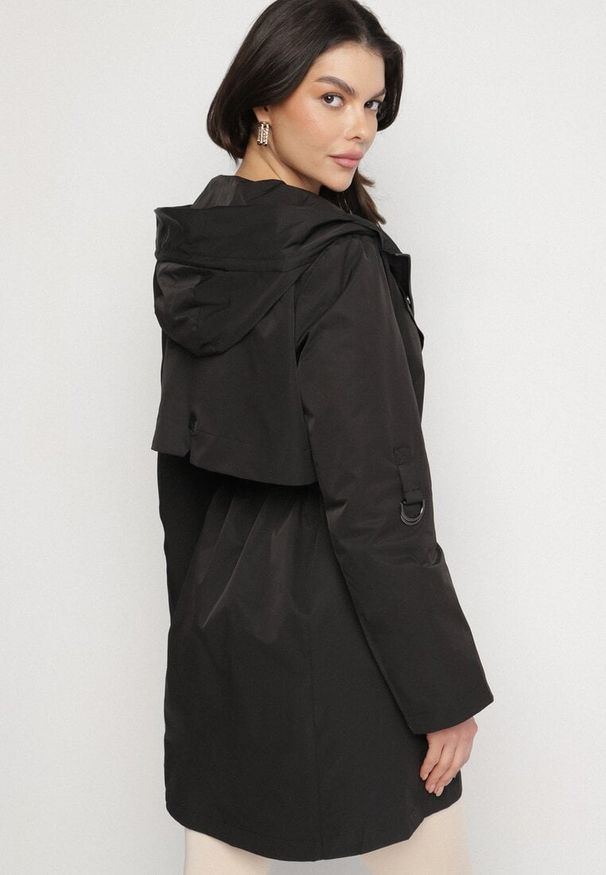 Born2be - Czarny Płaszcz Kurtka Przeciwwiatrowa z Kapturem Amilina. Okazja: na co dzień, na spacer. Typ kołnierza: kaptur. Kolor: czarny. Materiał: jeans, wełna. Wzór: aplikacja. Styl: casual, elegancki