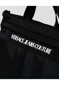 Versace Jeans Couture - VERSACE JEANS COUTURE - Czarny plecak z logo. Kolor: czarny. Materiał: nylon #9