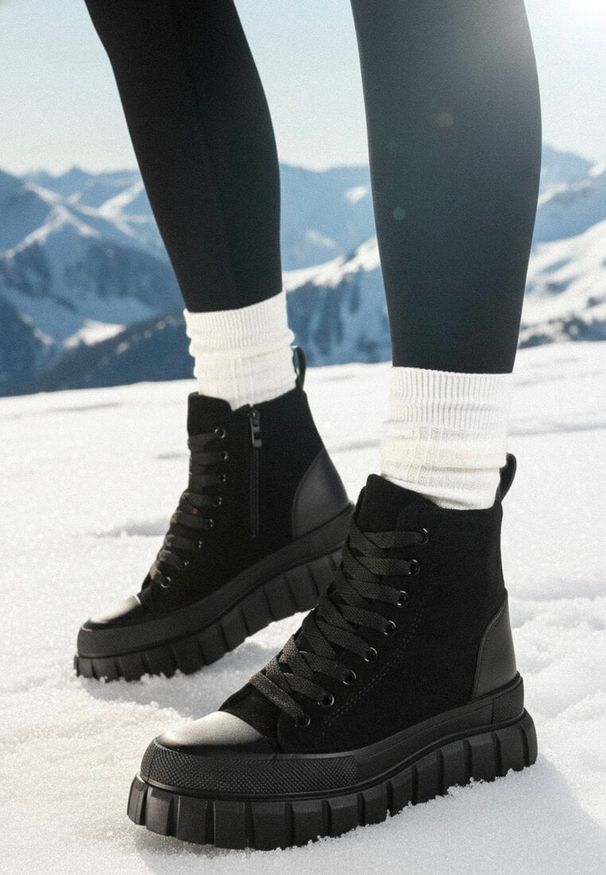 Born2be - Czarne Sznurowane Botki na Platformie Novita. Okazja: do pracy. Kolor: czarny. Materiał: jeans, skóra. Obcas: na platformie. Wysokość obcasa: średni