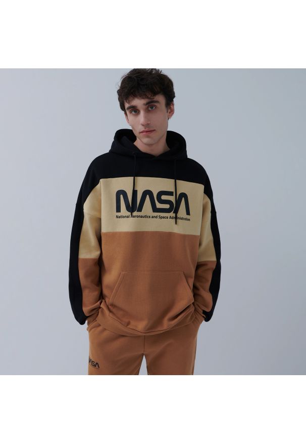 House - Bluza z kapturem NASA - Wielobarwny. Typ kołnierza: kaptur