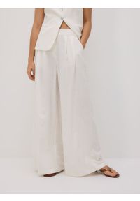 Reserved - Spodnie wide leg - biały. Kolor: biały. Materiał: len, wiskoza, tkanina #1