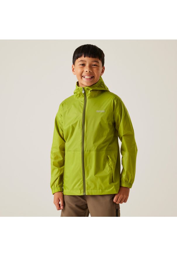 Regatta - Kurtka trekkingowa dziecięca Pack It Jacket III kieszonkowa. Kolor: zielony. Styl: sportowy. Sport: turystyka piesza