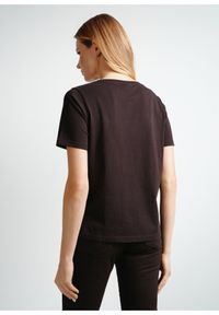 Ochnik - Czarny T-shirt damski basic. Kolor: czarny. Materiał: bawełna