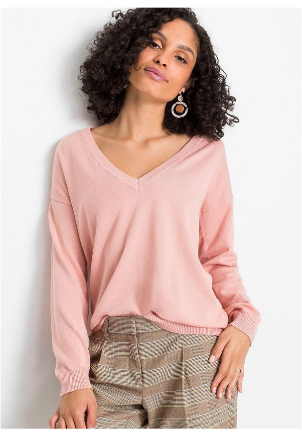 bonprix - Sweter oversize z mieszanki wiskozy. Typ kołnierza: dekolt w serek. Kolor: różowy. Materiał: wiskoza