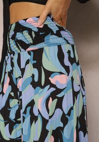 Renee - Czarno-Niebieskie Spodnie z Wiskozy High Waist z Gumką w Pasie Alaqinta. Okazja: na co dzień. Stan: podwyższony. Kolor: czarny. Materiał: wiskoza. Styl: elegancki, casual #7