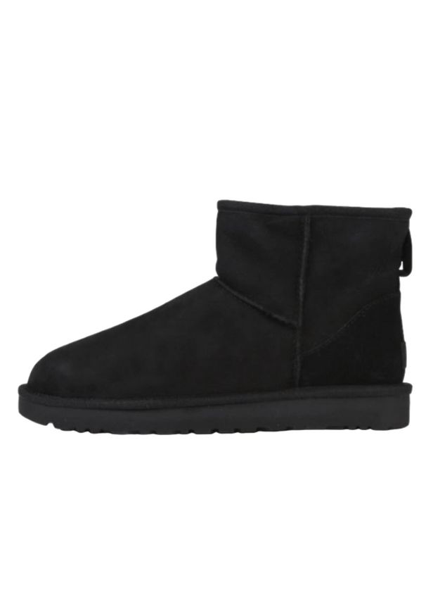 Czarne Buty Ugg Mini Classic Ii Damskie. Okazja: na co dzień. Kolor: czarny. Sezon: zima. Styl: casual