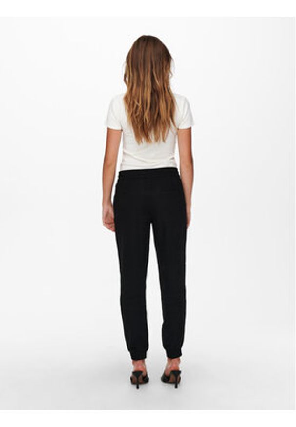 only - ONLY Spodnie dresowe 15203946 Czarny Regular Fit. Kolor: czarny. Materiał: wiskoza