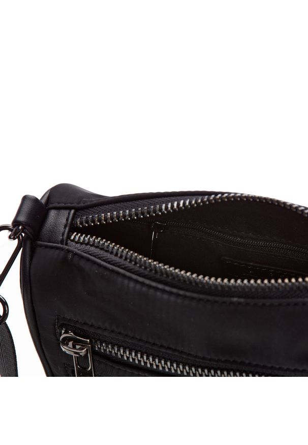 Big Star Accessories - Torebka damska Big Star, Praktyczna lekka i funkcjonalna, czarna, GG574146. Kolor: czarny. Styl: klasyczny, casual, elegancki. Rodzaj torebki: na ramię