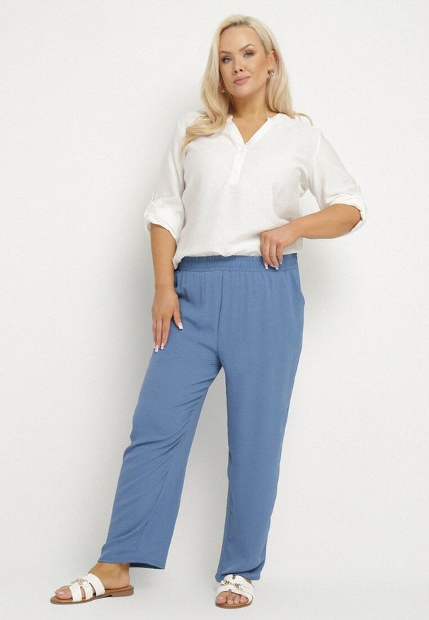 Born2be - Niebieskie Szerokie Spodnie z Bawełną i Wysokim Stanem Naitte. Okazja: na co dzień. Stan: podwyższony. Kolor: niebieski. Materiał: bawełna. Styl: elegancki, casual