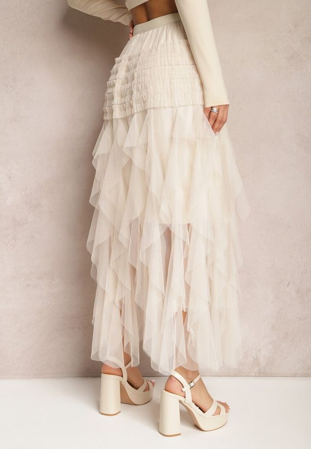 Renee - Jasnobeżowa Rozkloszowana Spódnica Maxi z Podszewką i Tiulem Esmerallda. Okazja: na co dzień. Kolor: beżowy. Materiał: tiul. Styl: casual, elegancki