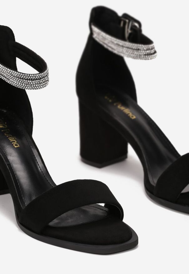 Born2be - Czarne Sandały Posmey. Zapięcie: pasek. Kolor: czarny. Materiał: satyna, zamsz. Obcas: na słupku. Styl: klasyczny