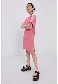 adidas Originals Sukienka kolor różowy mini prosta. Okazja: na co dzień. Kolor: różowy. Długość rękawa: krótki rękaw. Typ sukienki: proste. Styl: casual. Długość: mini #2