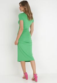 Born2be - Zielona Sukienka Oreitheis. Kolor: zielony. Długość rękawa: krótki rękaw. Wzór: jednolity, aplikacja, gładki. Typ sukienki: sportowe. Styl: elegancki, sportowy. Długość: mini #4