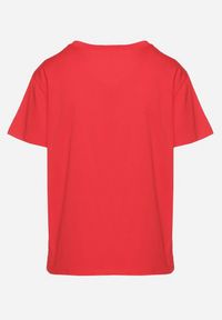 Born2be - Czerwony Bawełniany T-shirt z Trójkątnym Dekoltem Nelirna. Kolor: czerwony. Materiał: bawełna. Sezon: lato. Styl: klasyczny #7