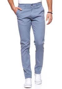 Wrangler - WRANGLER SPODNIE MĘSKIE CHINO FLINSTONE BLUE W16LHE13F. Materiał: materiał #4