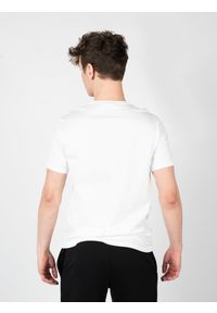 Emporio Armani T-shirt C-neck | 1108533 F755 | Mężczyzna | Biały. Okazja: na co dzień. Kolor: biały. Materiał: bawełna. Wzór: aplikacja. Styl: casual, klasyczny #4