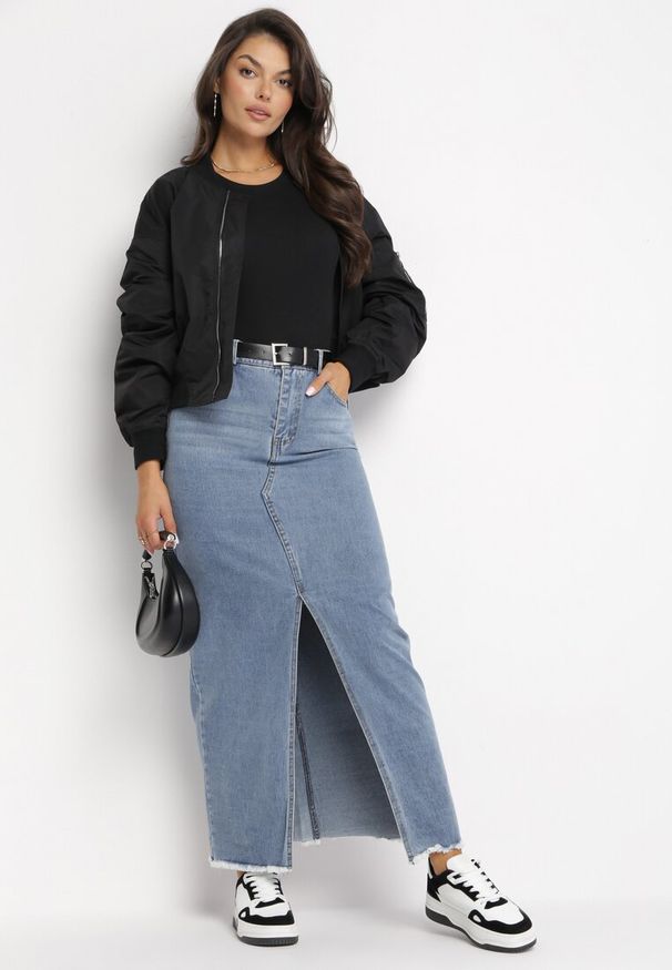 Born2be - Niebieska Jeansowa Spódnica Maxi z Paskiem Goergen. Stan: podwyższony. Kolor: niebieski. Materiał: jeans. Wzór: aplikacja