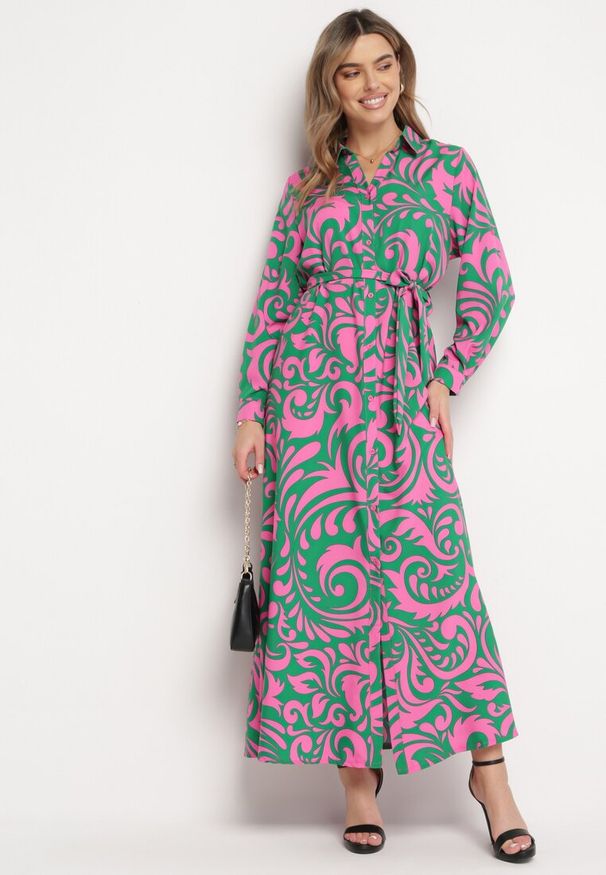 Born2be - Zielono-Różowa Koszulowa Sukienka Maxi z Materiałowym Paskiem w Abstrakcyjne Wzory Terins. Kolor: zielony. Materiał: materiał. Typ sukienki: koszulowe. Długość: maxi