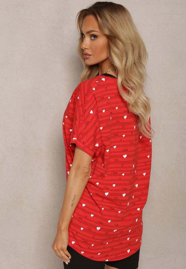 Renee - Czerwona Bluzka Typu Nietoperz z Bawełny w Ozdobny Wzór Pallottia. Okazja: na co dzień. Kolor: czerwony. Materiał: bawełna. Styl: casual