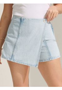 Sinsay - Jeansowe spódnico-spodenki - niebieski. Kolor: niebieski. Materiał: jeans