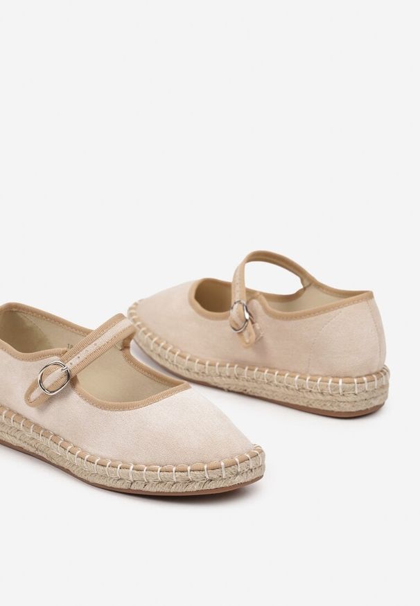 Born2be - Beżowe Espadryle z Imitacji Zamszu z Zapięciem na Sprzączkę Zeonia. Okazja: na co dzień. Zapięcie: sprzączka. Kolor: beżowy. Materiał: zamsz. Obcas: na płaskiej podeszwie. Styl: elegancki, casual