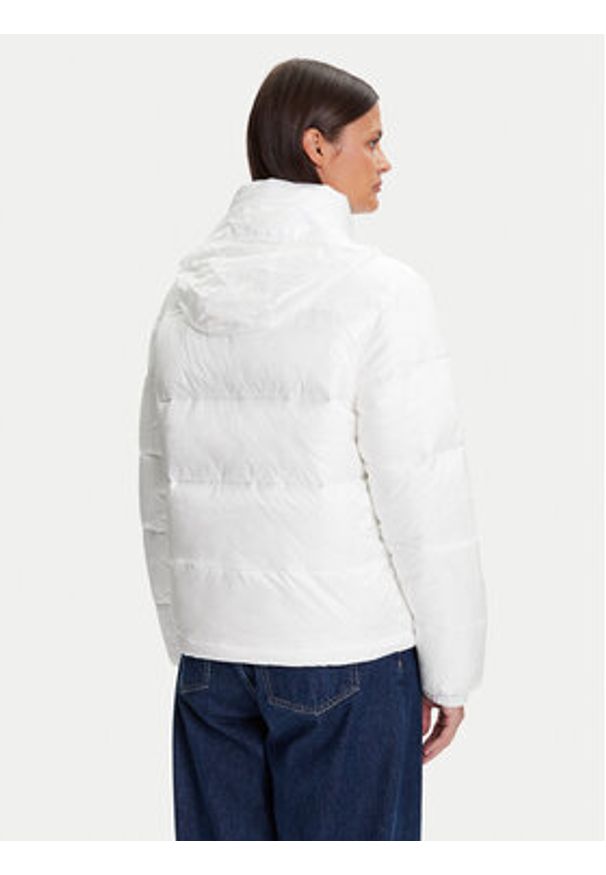 Tommy Jeans Kurtka zimowa DW0DW21619 Biały Relaxed Fit. Kolor: biały. Materiał: syntetyk. Sezon: zima