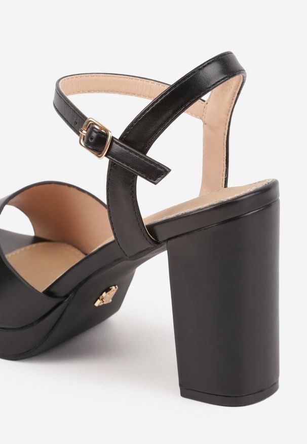 Renee - Czarne Sandały VICES na Słupku z Grubą Podeszwą i Skórzaną Wkładką Aziluna. Zapięcie: pasek. Kolor: czarny. Materiał: skóra. Obcas: na słupku. Styl: elegancki