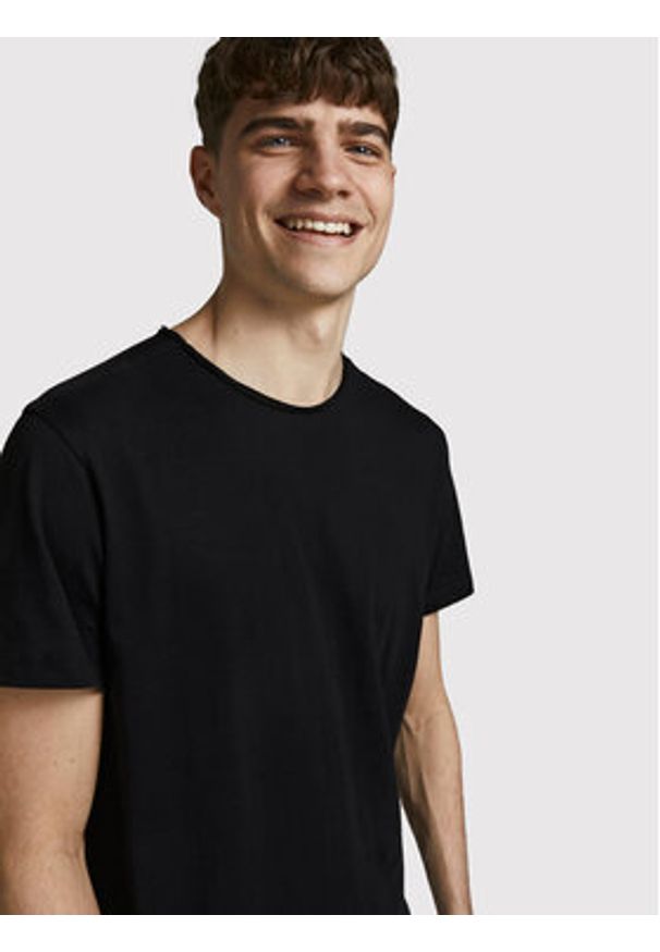 Jack & Jones - Jack&Jones T-Shirt Basher 12182498 Czarny Regular Fit. Kolor: czarny. Materiał: bawełna